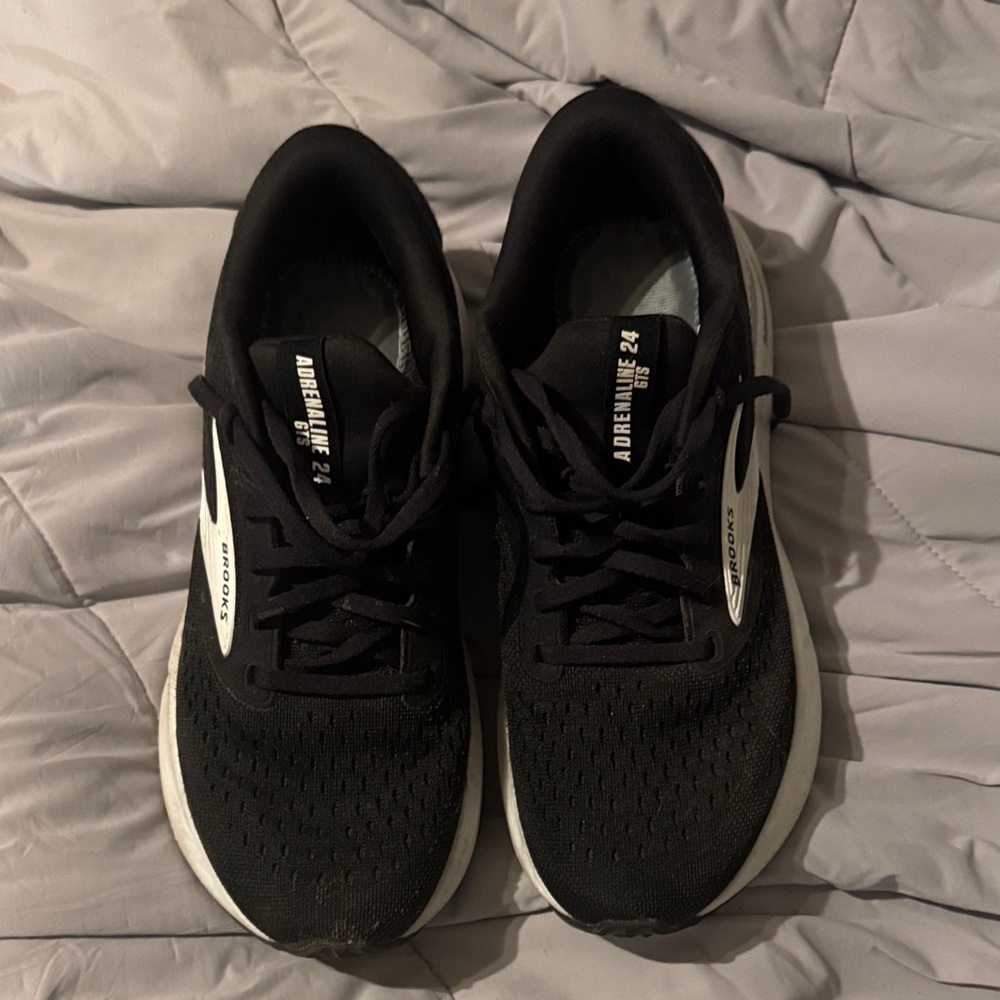 Brooks Adrenaline GTS 24 Black White Running Shoes